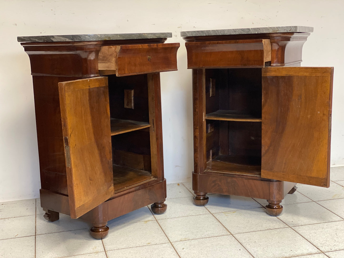 Coppia di comodini Carlo X . Genova inizio XIX secolo