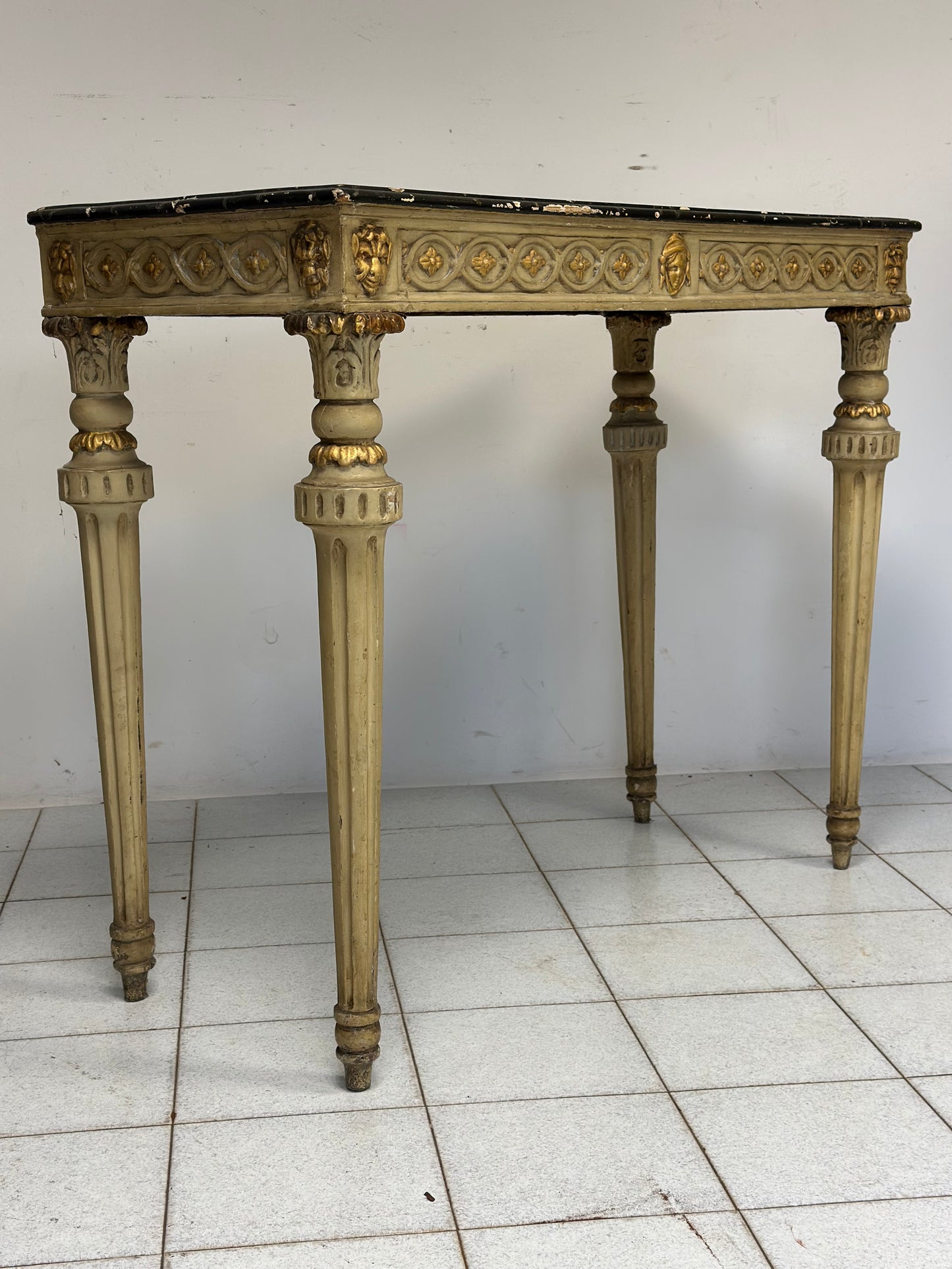 Consolles Luigi XIV in lacca e oro . Marche XVIII secolo