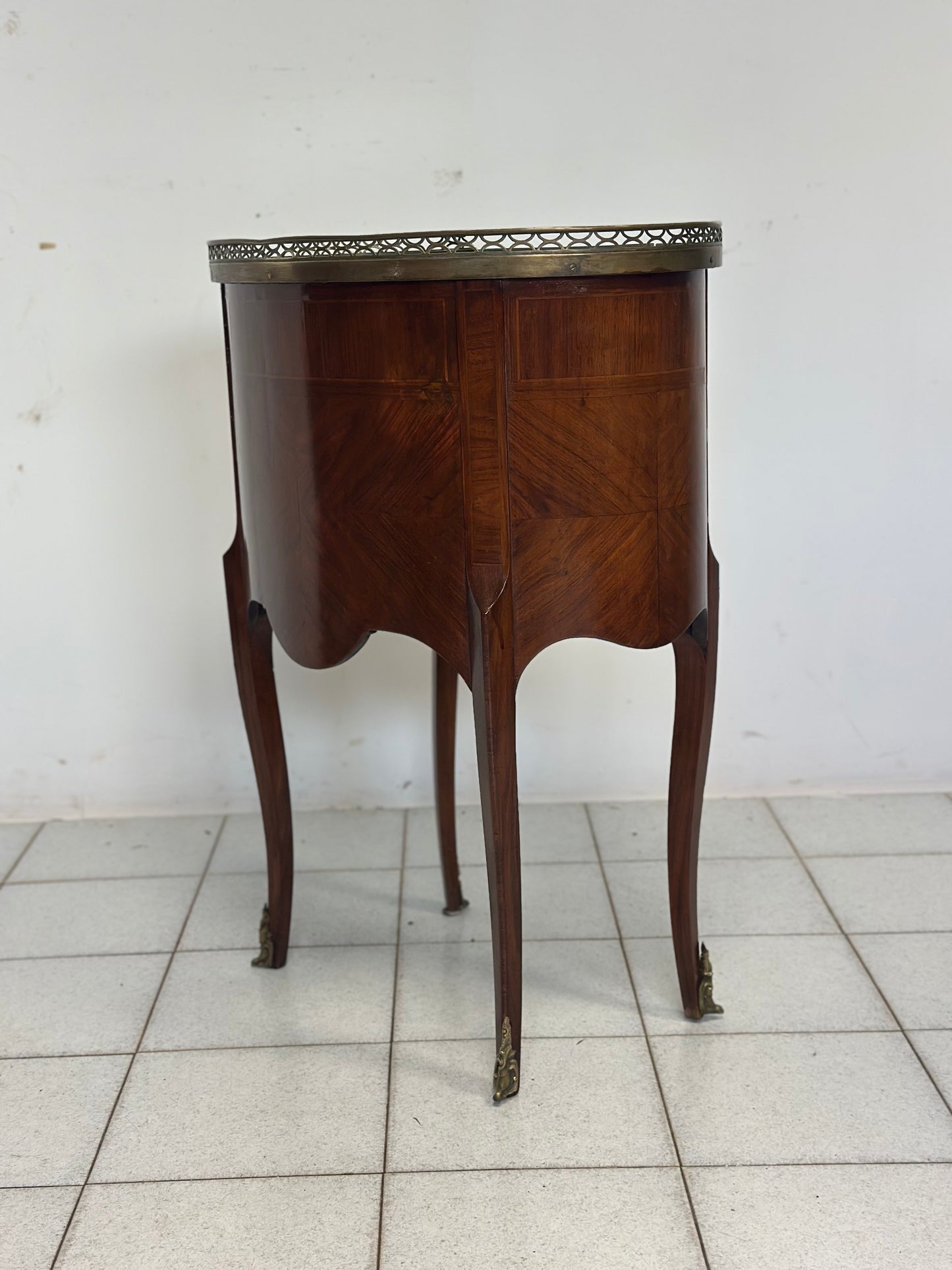 Tavolino Ovale Francese con Cassetti, del 1800 Riccamente intarsiato ( restaurato )
