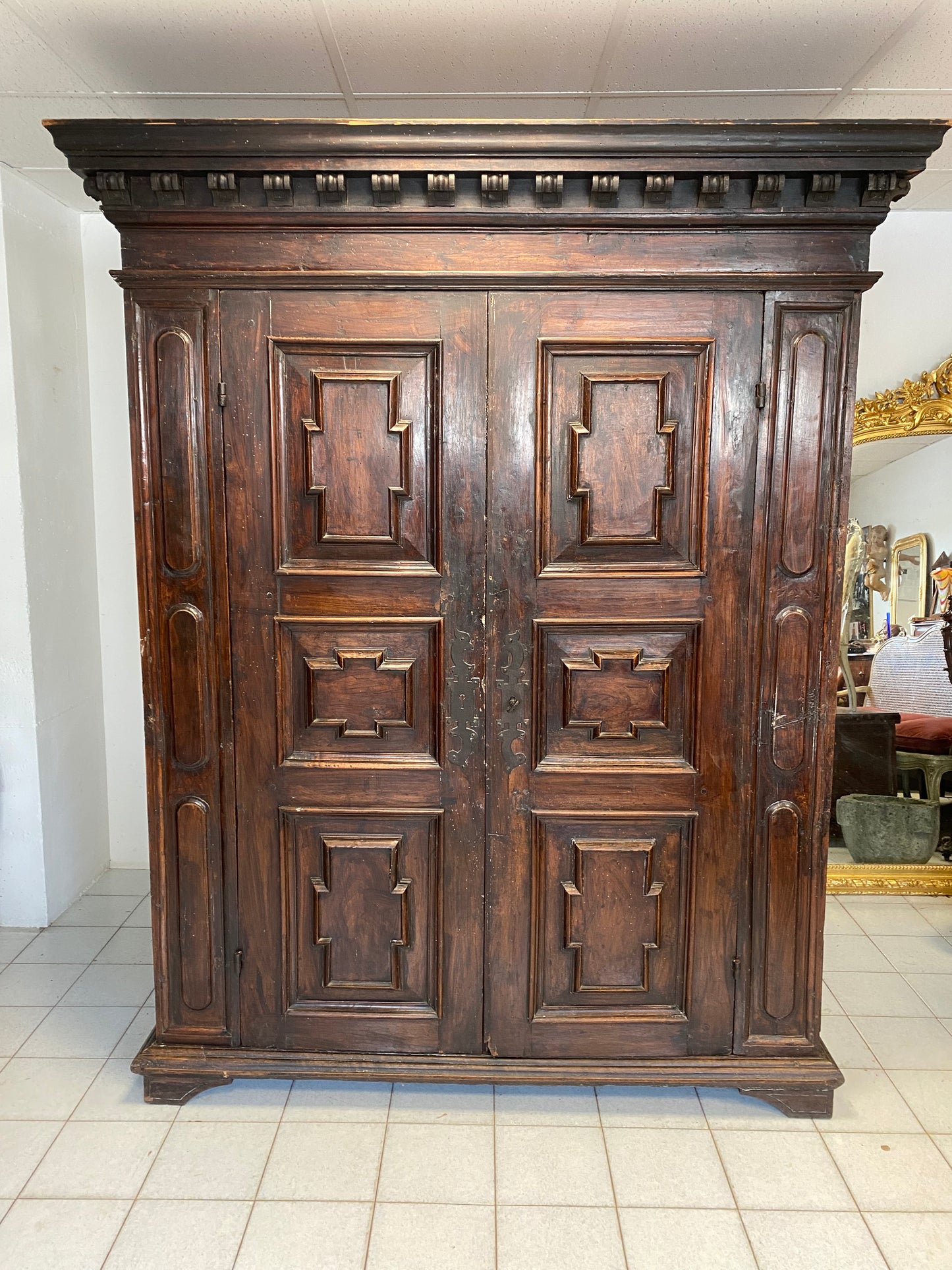 Armadio lombardo . Brescia Bergamo XVII secolo