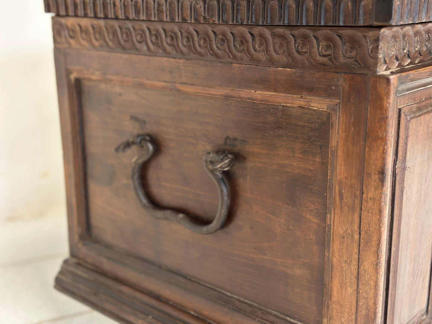 Piccola cassapanca lombarda . XVIII secolo