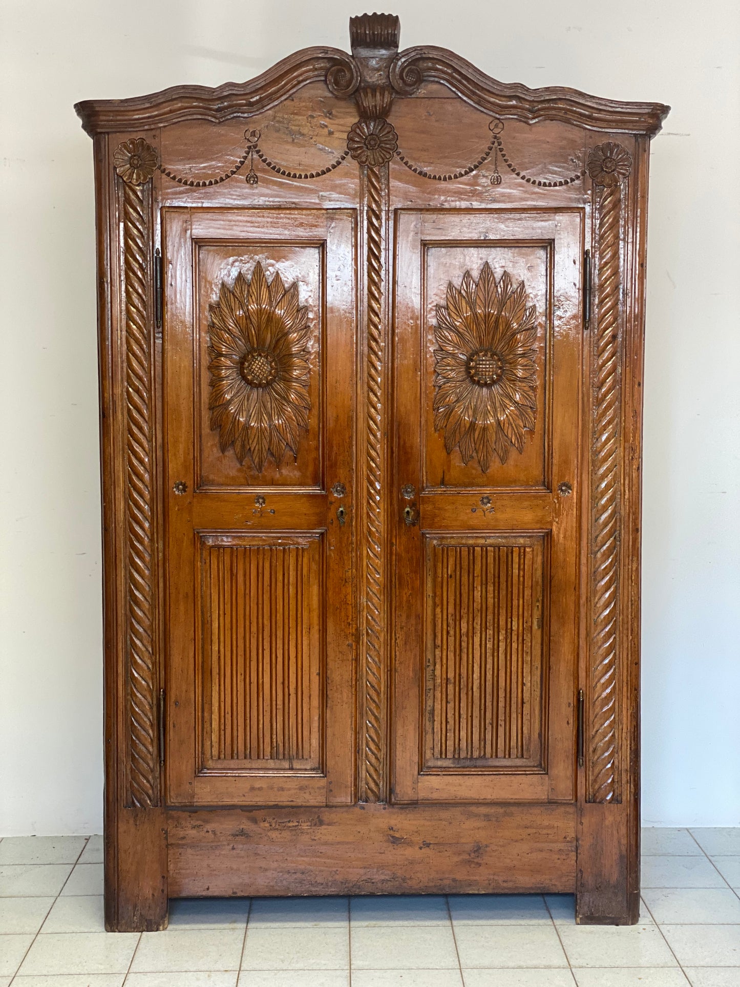 Louis XV wardrobe / cabinet. Piedmont 18th century