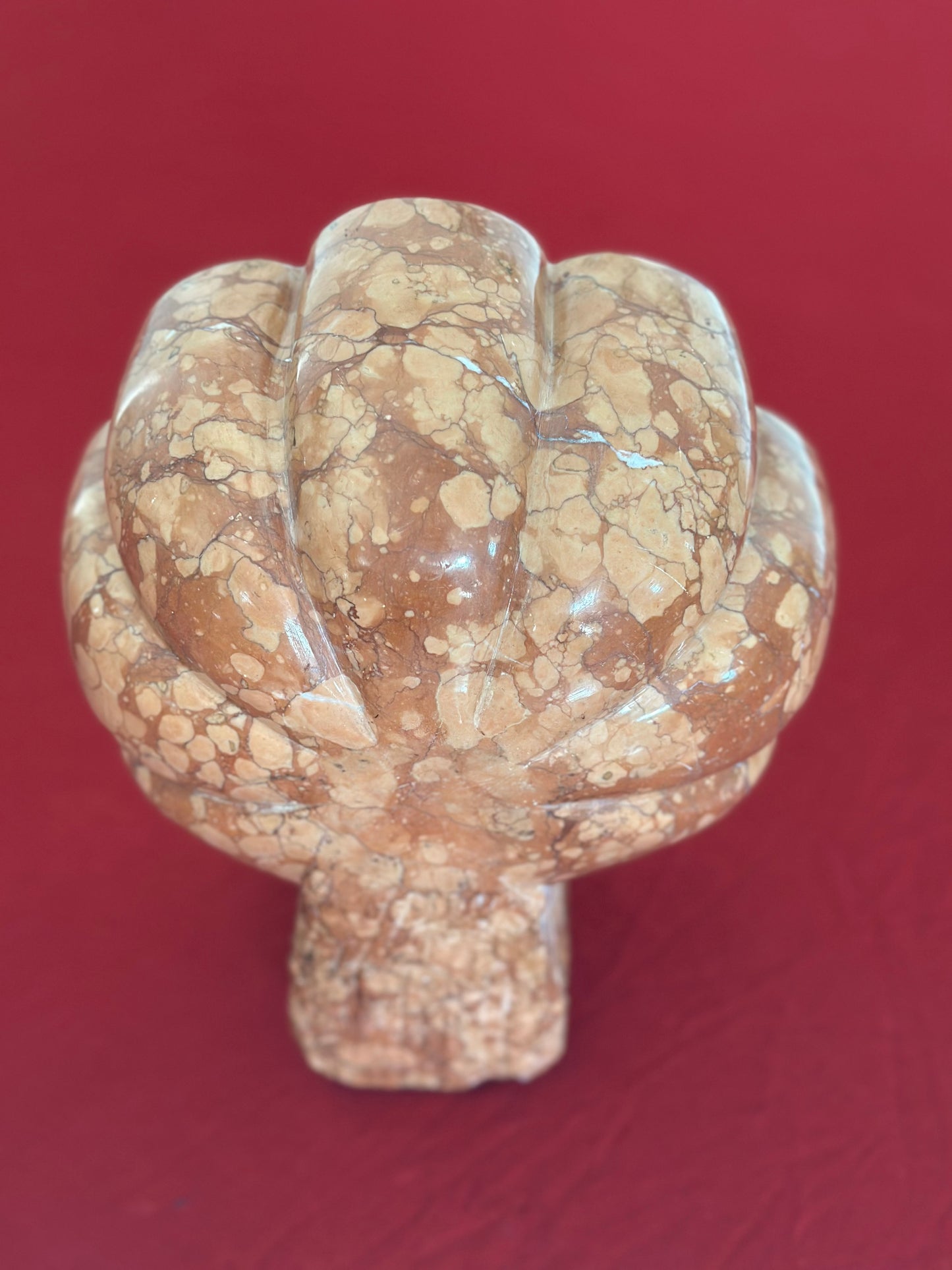 Acquasantiera con forma a conchiglia fine 800 marmo rosso Verona