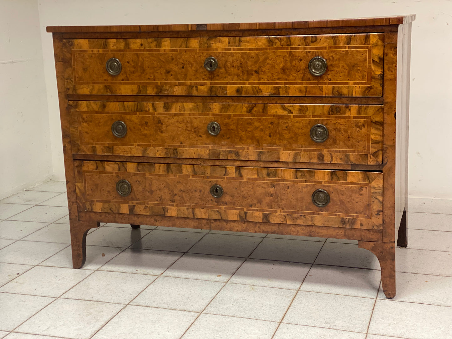 Cassettone Lombardo Luigi XVI fine 700