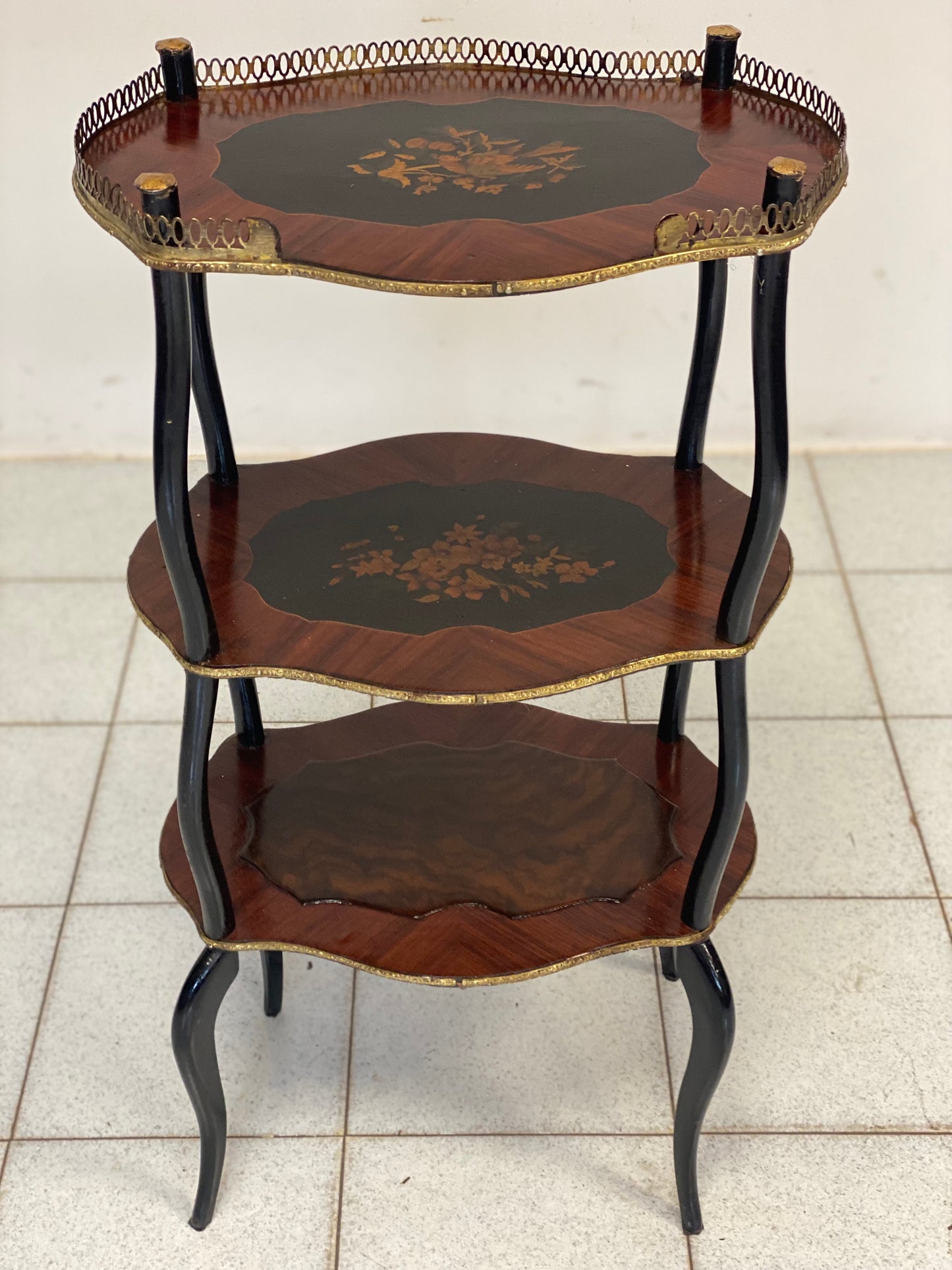 Etagere Napoleone III 800. Restaurato