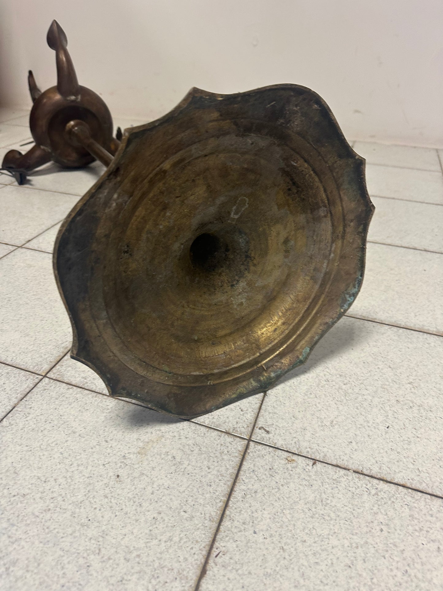 Lucerna fiorentina da terra in bronzo H 180 cm. Inizio XIX secolo