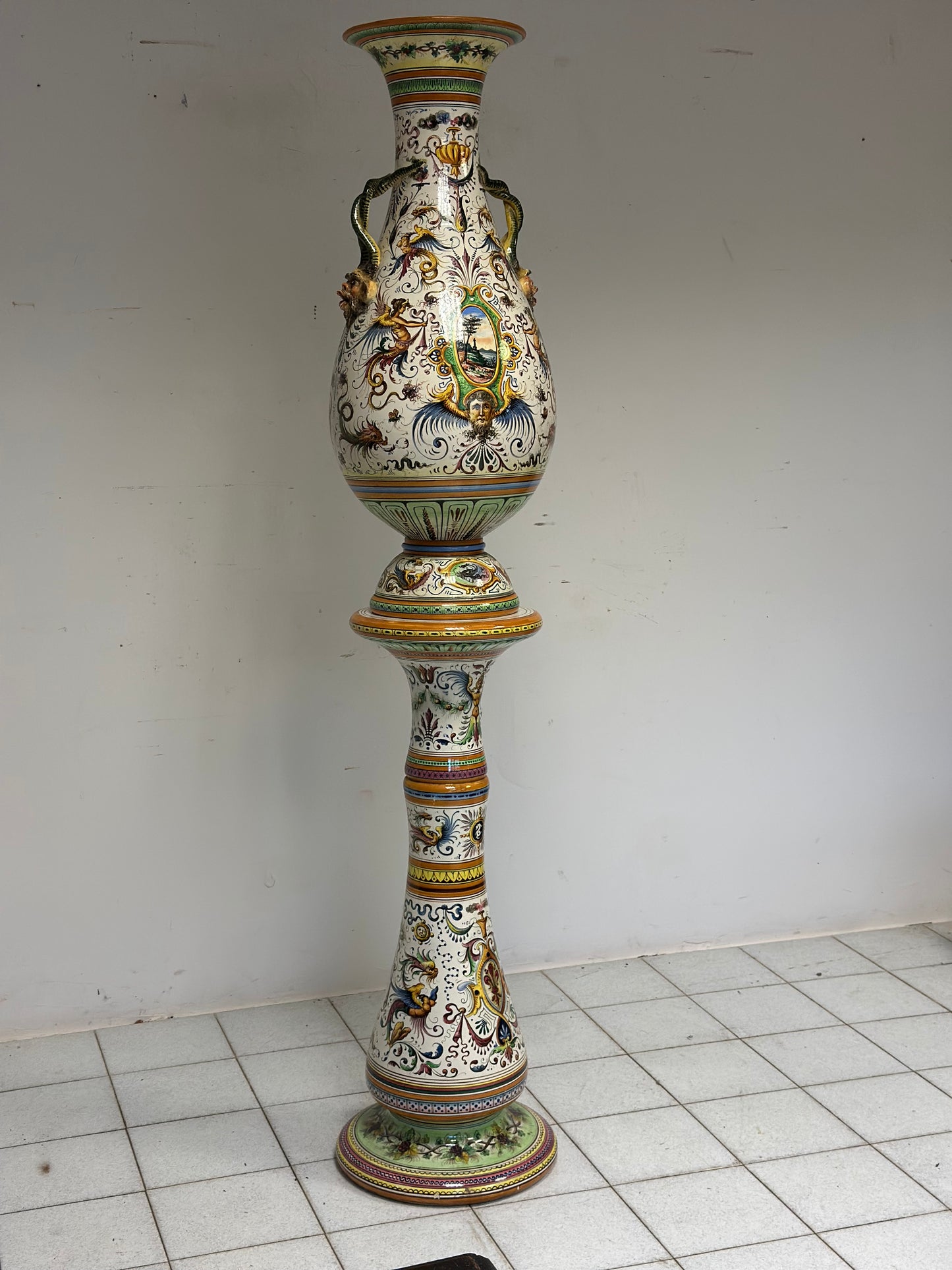 Egisto Fantecchi Primo 900 vaso con colonna maiolica dipinta