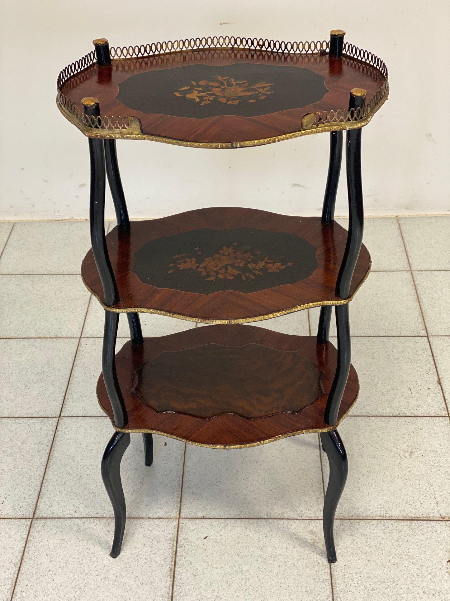 Etagere Napoleone III 800. Restaurato