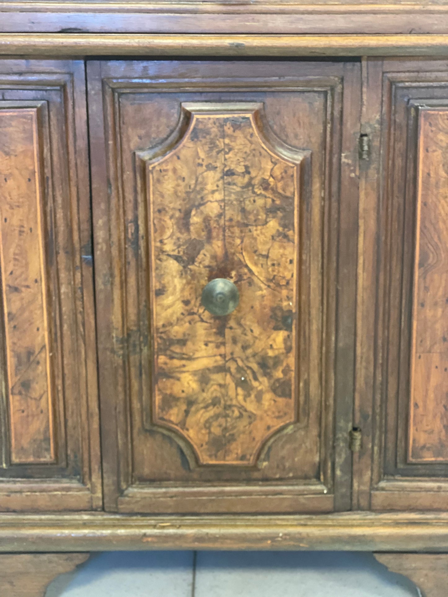 Mobiletto una porta con cassetto . XVII secolo
