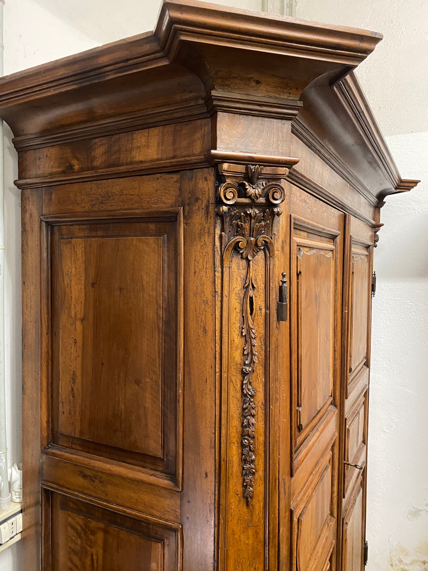 Armadio Luigi XIV Lombardo . Piacenza Cremona fine 600