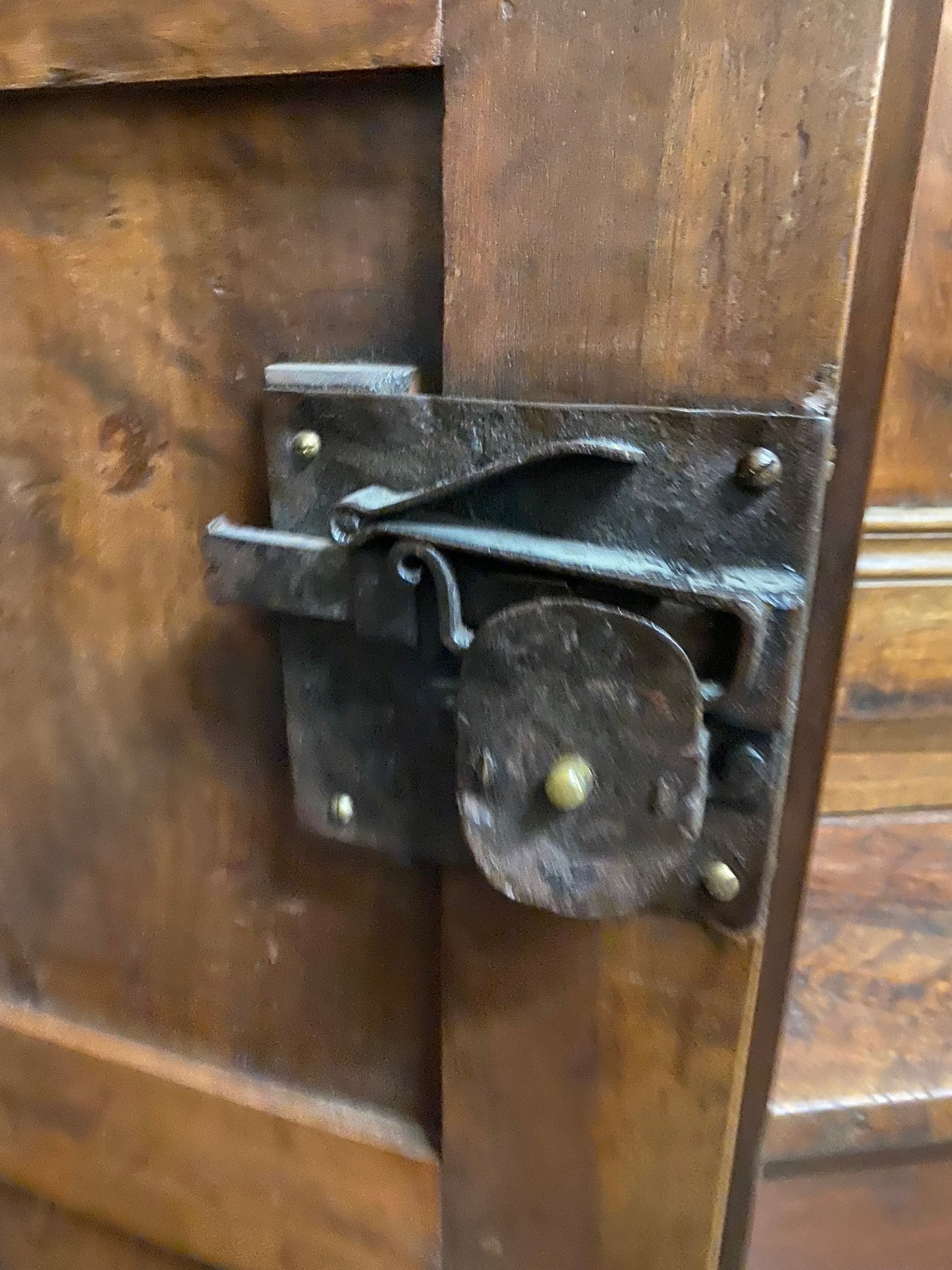Armadio Luigi XIV Lombardo . Piacenza Cremona fine 600