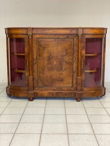 Credenza vittoriana lastronata in radica . XIX secolo