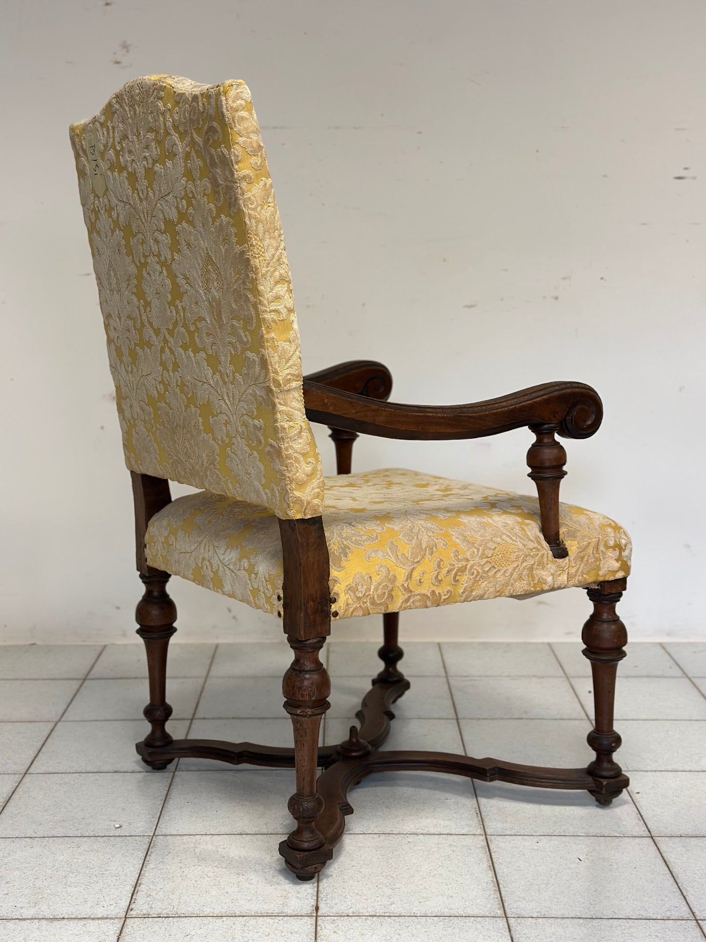 Poltrona Luigi XIV lombarda .Inizio XVIII secolo