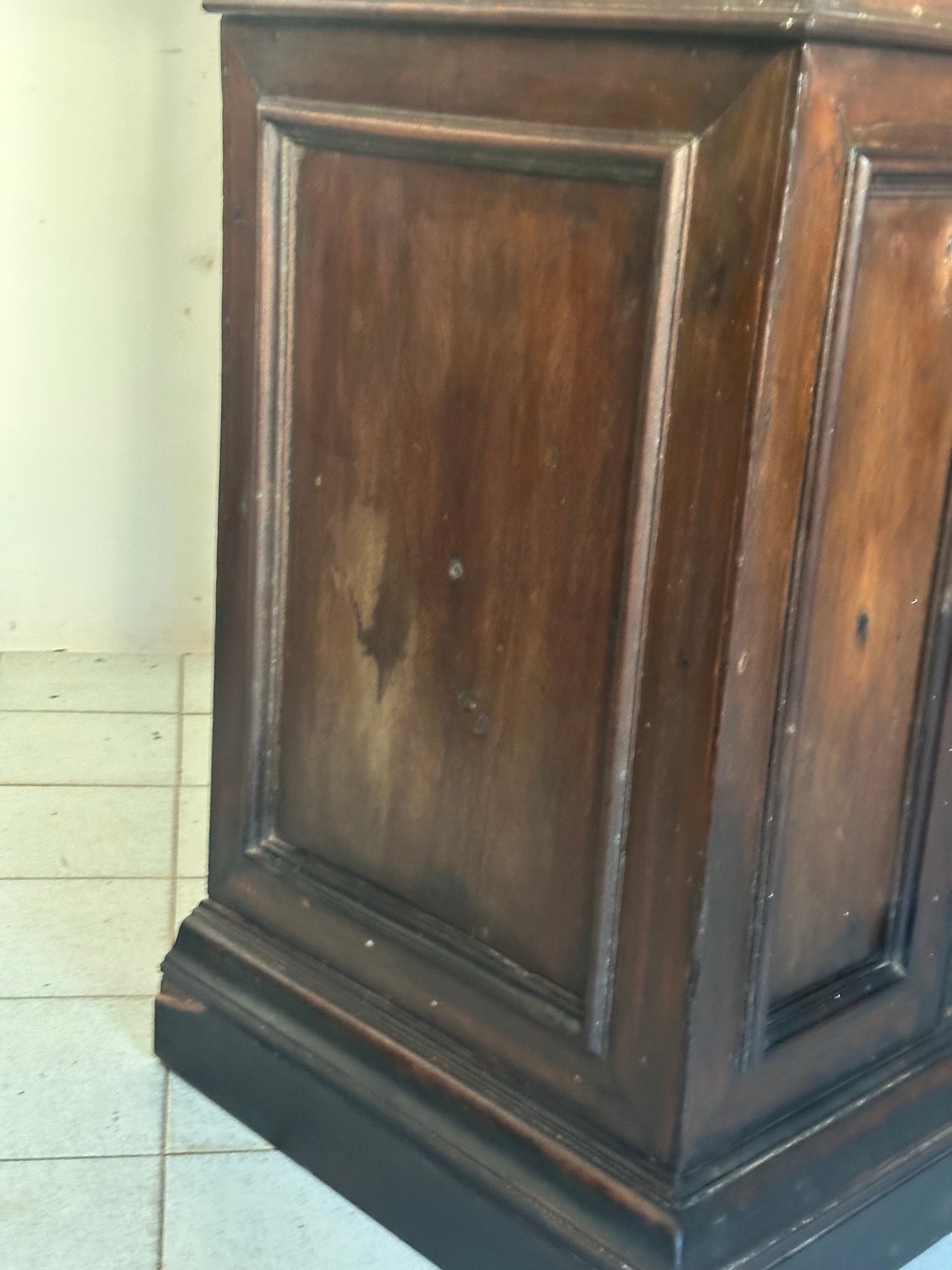 Credenza Emilia in noce fine 600