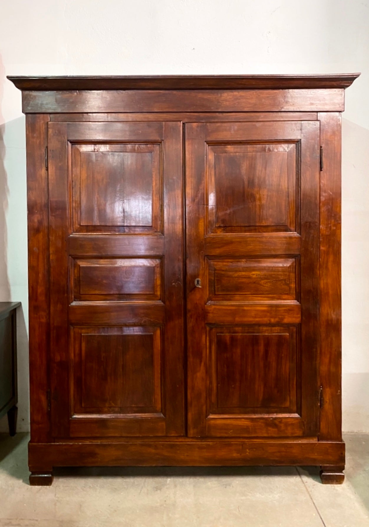 Emilian walnut wardrobe, late 17th century