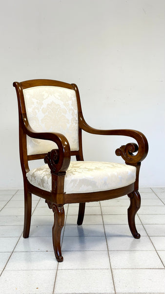 Poltrona in noce Carlo X . Inizio XIX secolo ( restaurata )