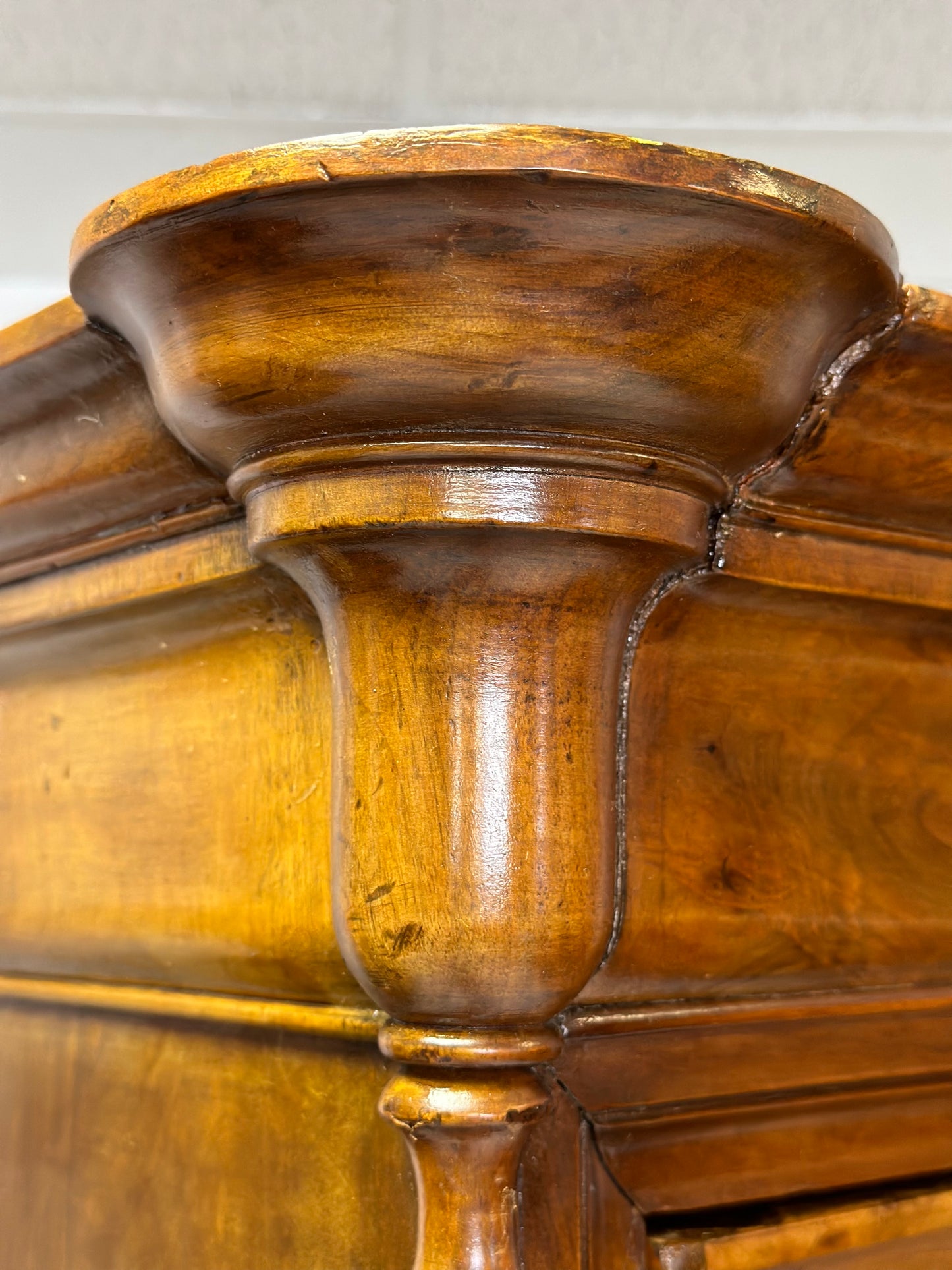Lombard showcase Charles X. 19th century. Restoration carried out