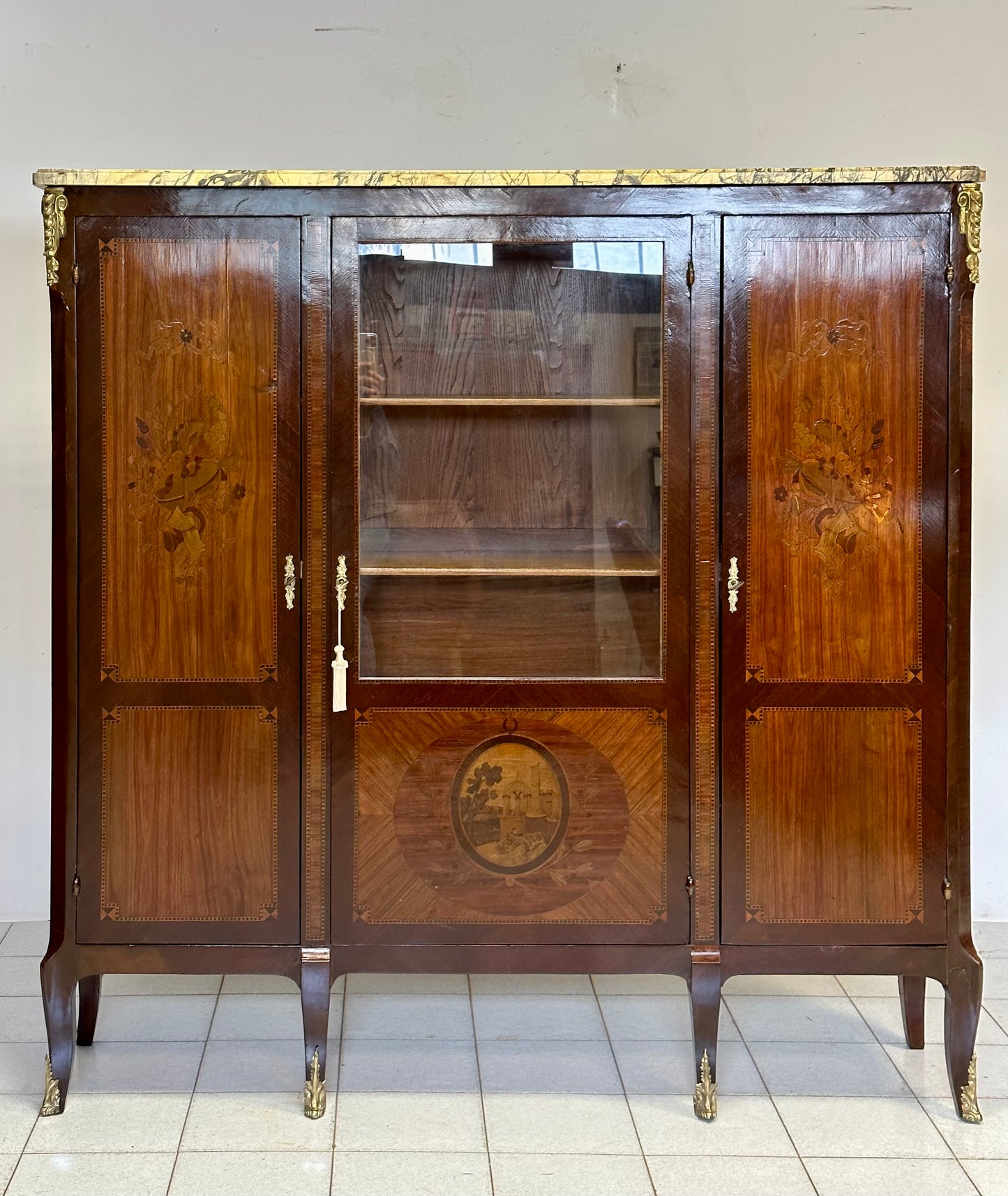 Libreria lastronata intarsiata Napoleone III