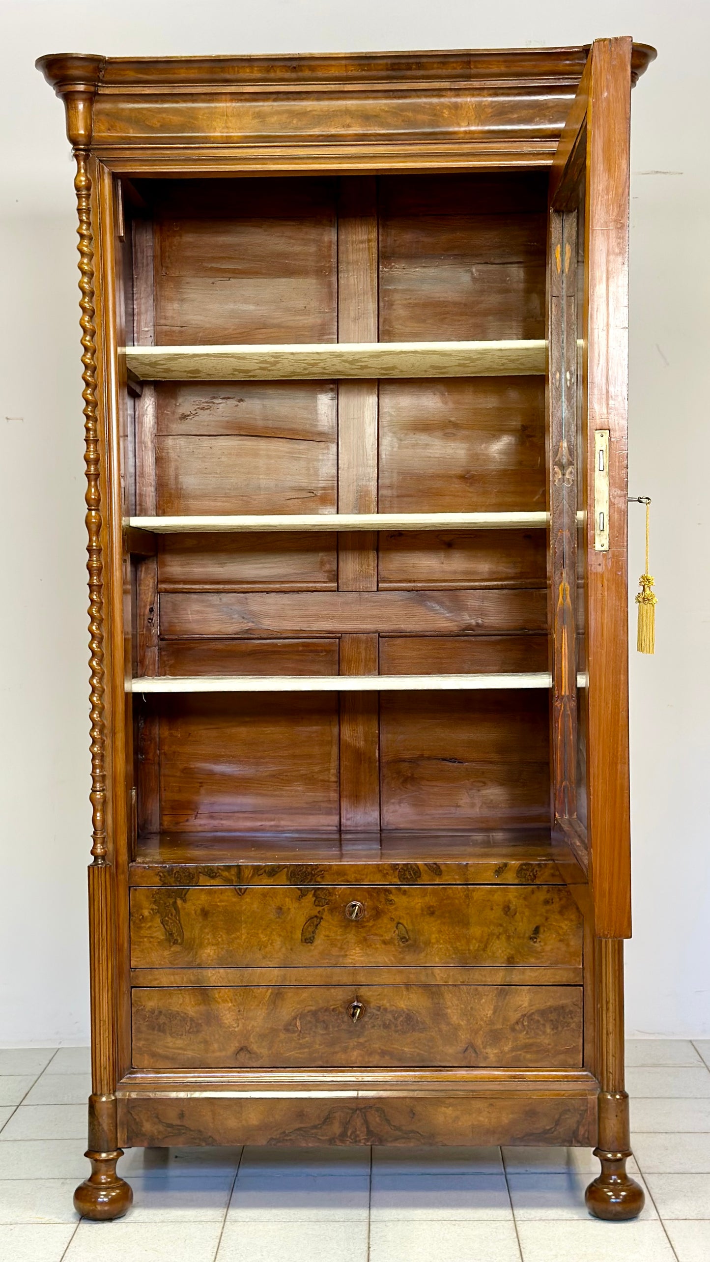 Lombard showcase Charles X. 19th century. Restoration carried out