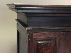 Armadio stipo lombardo. XVII secolo