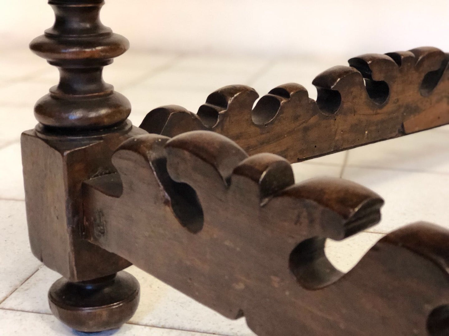 Walnut reel table. 18th century