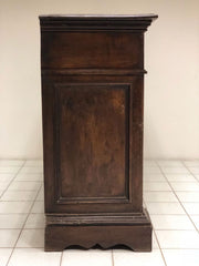 Credenza in noce e radica . Modena Bologna XVII secolo