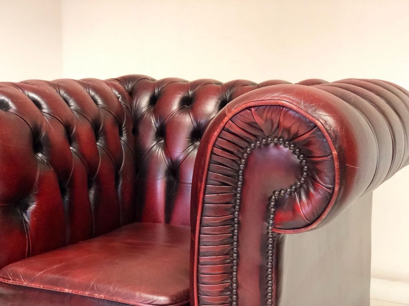 Poltrona inglese Chesterfield in cuoio
