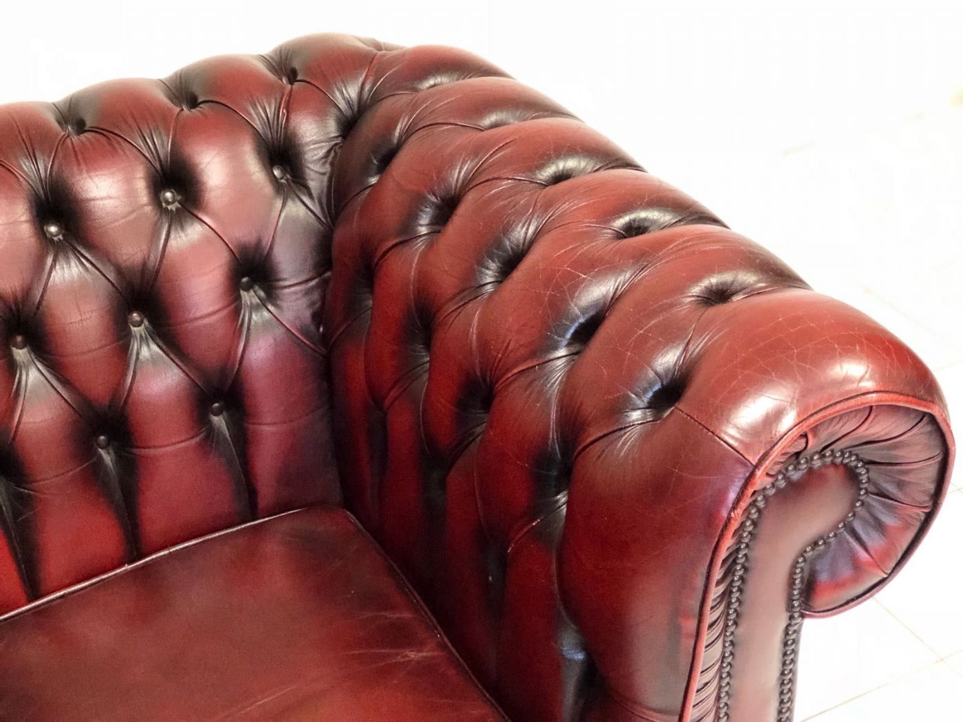 Poltrona inglese Chesterfield in cuoio