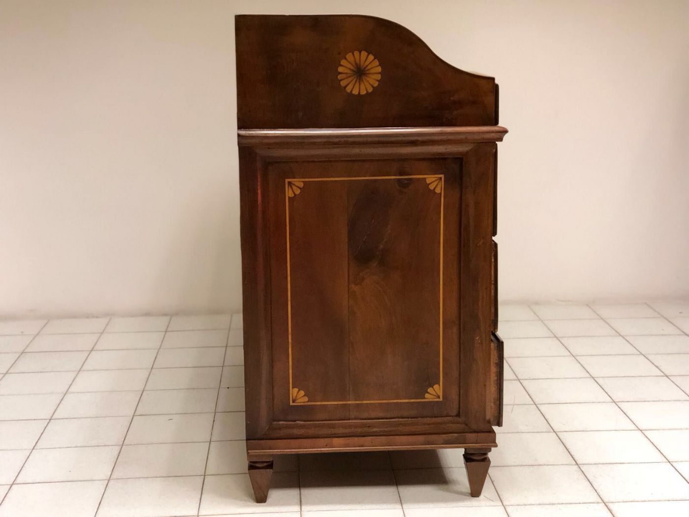 Walnut inlaid desk. Louis XVI Verona Alto Garda
