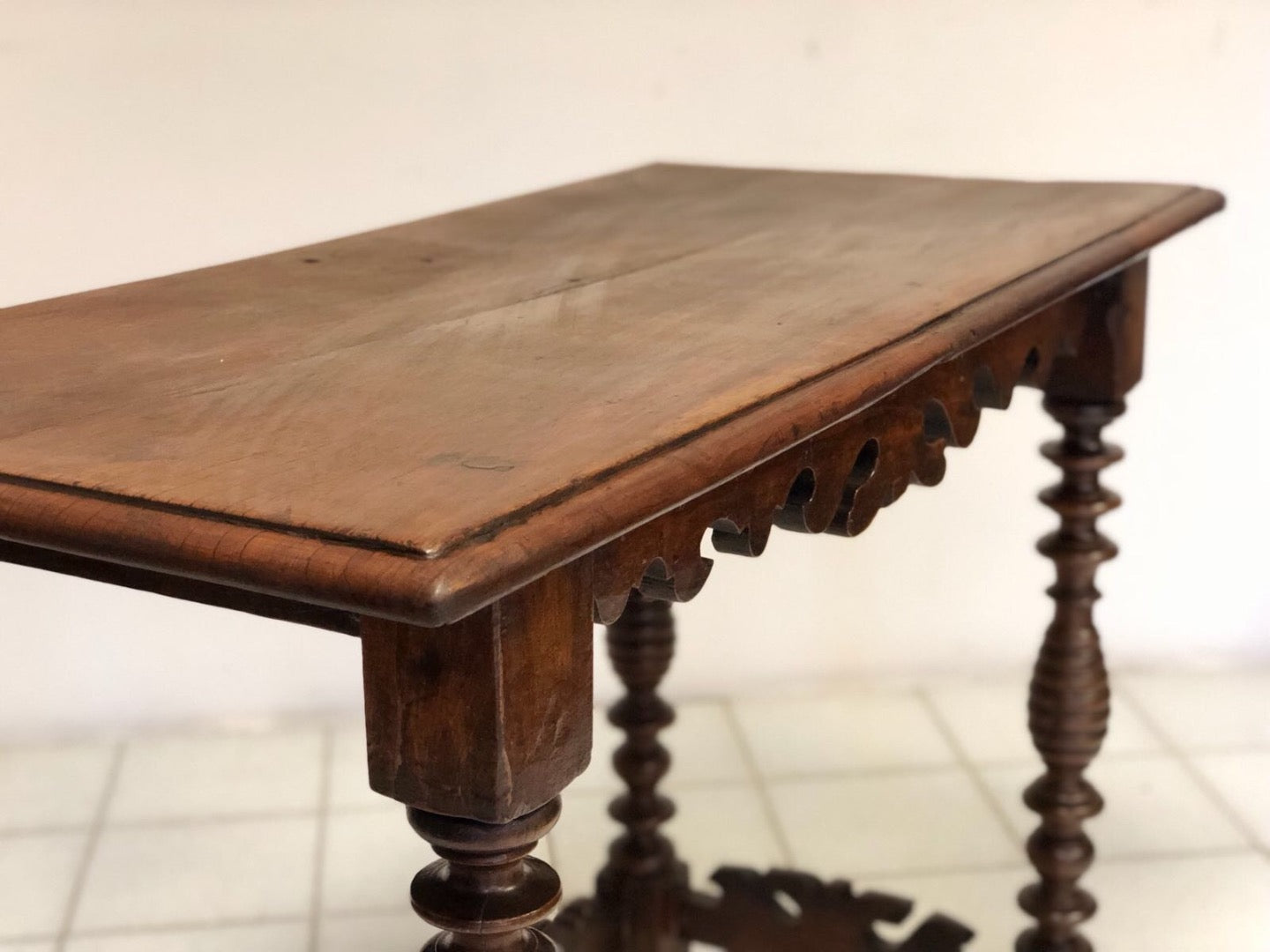 Walnut reel table. 18th century