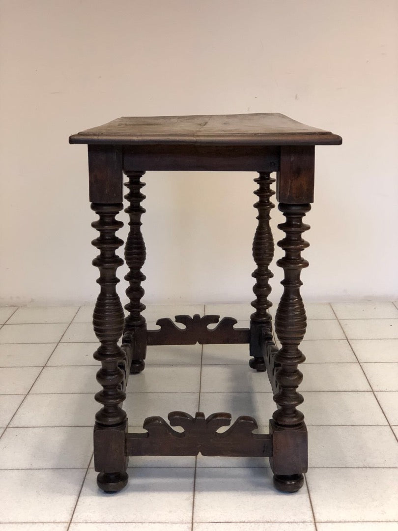 Walnut reel table. 18th century