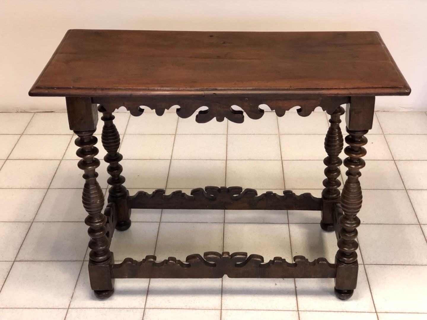 Walnut reel table. 18th century