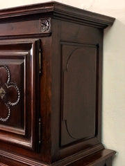 Credenza doppio corpo XVII secolo
