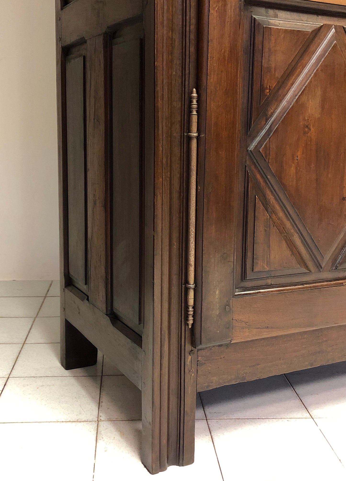 Diamond-point walnut wardrobe. 18th century