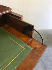 Scrivania Carlo X in noce da centro . XIX secolo