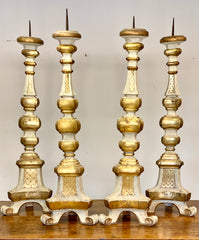 Gruppo di quattro candelieri Luigi XIV . Marche XVII secolo