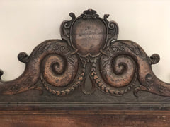 Letto lombardo in noce . XVI secolo