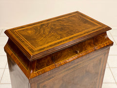 Credenza mobiletto radicato fine XIX secolo