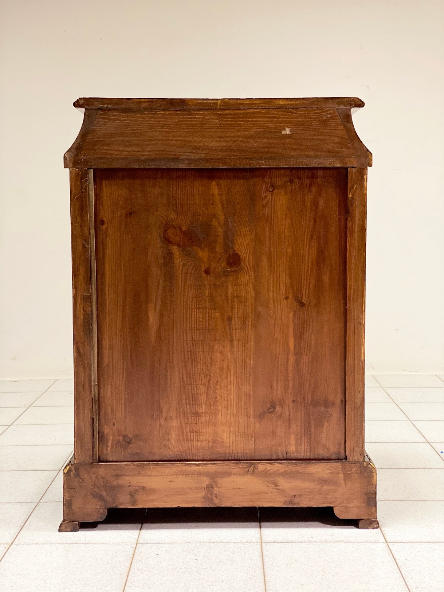 Credenza mobiletto radicato fine XIX secolo