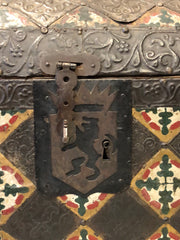 Baule con coperchio bombato . Venezia XVIII secolo
