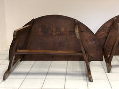 Tavolo in noce circolare scomponibile. Luigi XIV lombardo . XVII secolo
