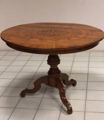 Tavolo di Rolo intarsiato . 110 cm diametro