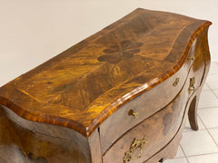 Cassettone Luigi XV a due cassetti . Genova XVIII secolo