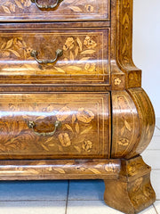 Trumeau con vetrina . Olanda inizio XIX secolo
