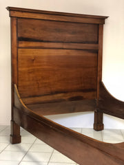 Letto in noce impero lombardo tre quarti. Prima metà dell XIX secolo