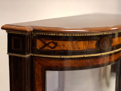 Servante intarsiata . Metà del XIX secolo