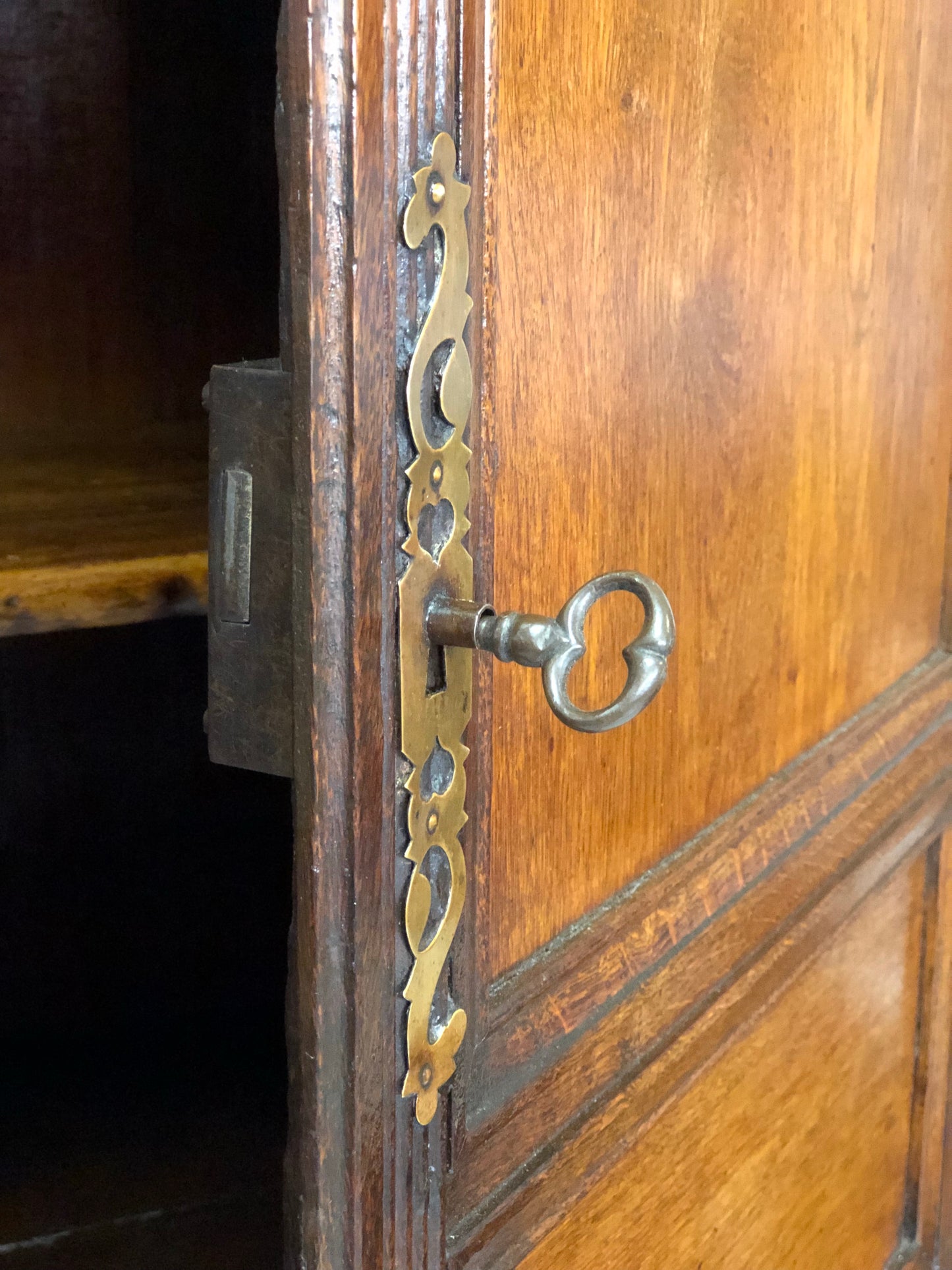 Credenza libreria restaurata . XVIII secolo