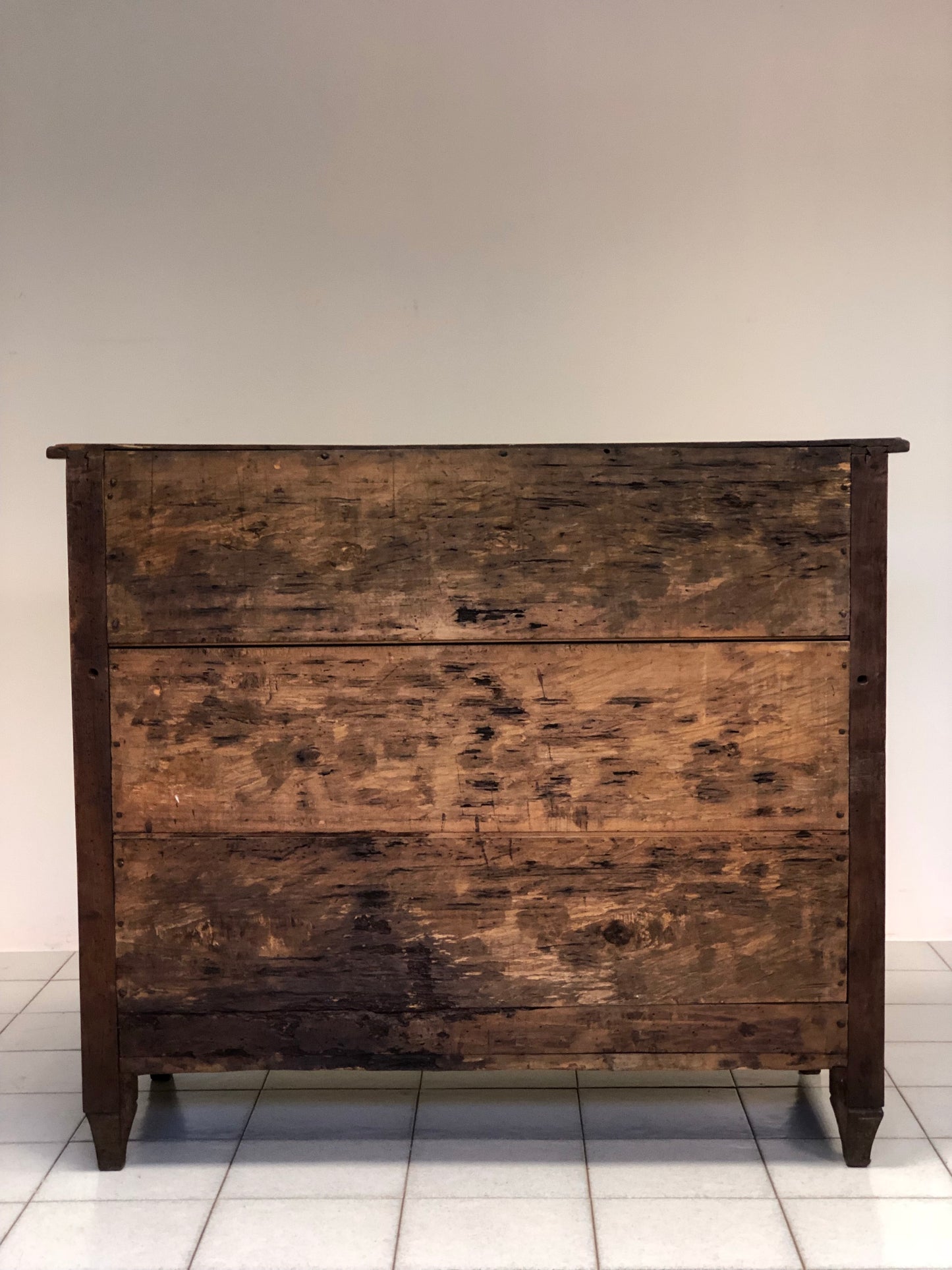 Piedmontese walnut bureau. 18th century