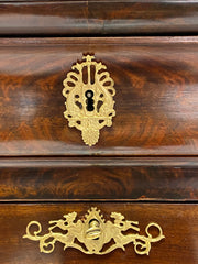 Secretaires Carlo X piuma di mogano . XIX secolo . Restaurato