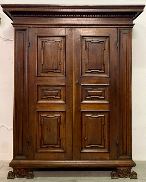 Armadio Lombardo Luigi XIV. XVII secolo